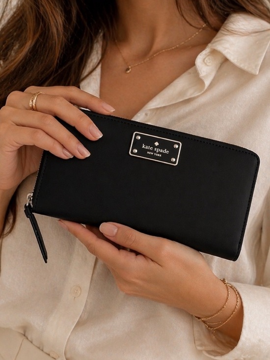 kate spade Handbags - NWOT KATE SPADE NEDRA SAFFIANO LEATHER WALLET / CLUTCH W/ HOT PINK LINING.
